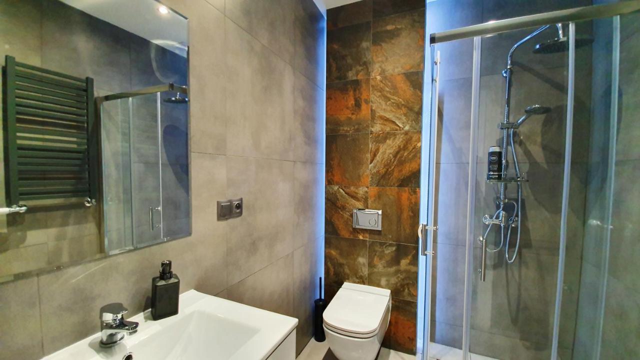 Modern Apartment In The City Center Катовице Экстерьер фото